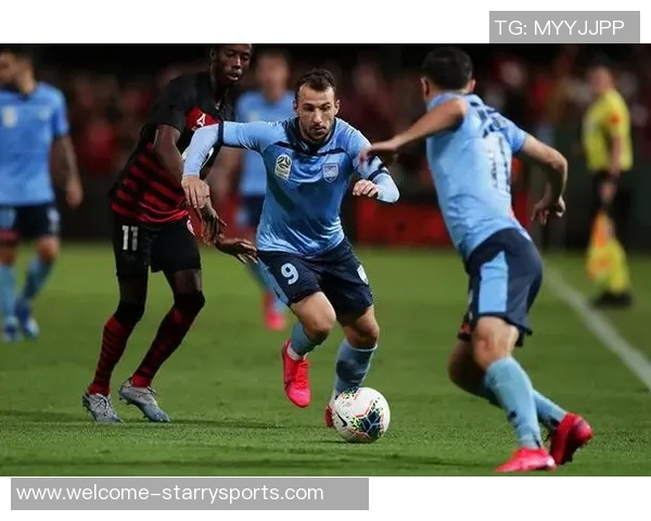 全北助教疑似做拉眼角动作引发争议裁判协会指控种族歧视 全北助教疑似做拉眼角动作引发争议裁判协会指控种族歧视